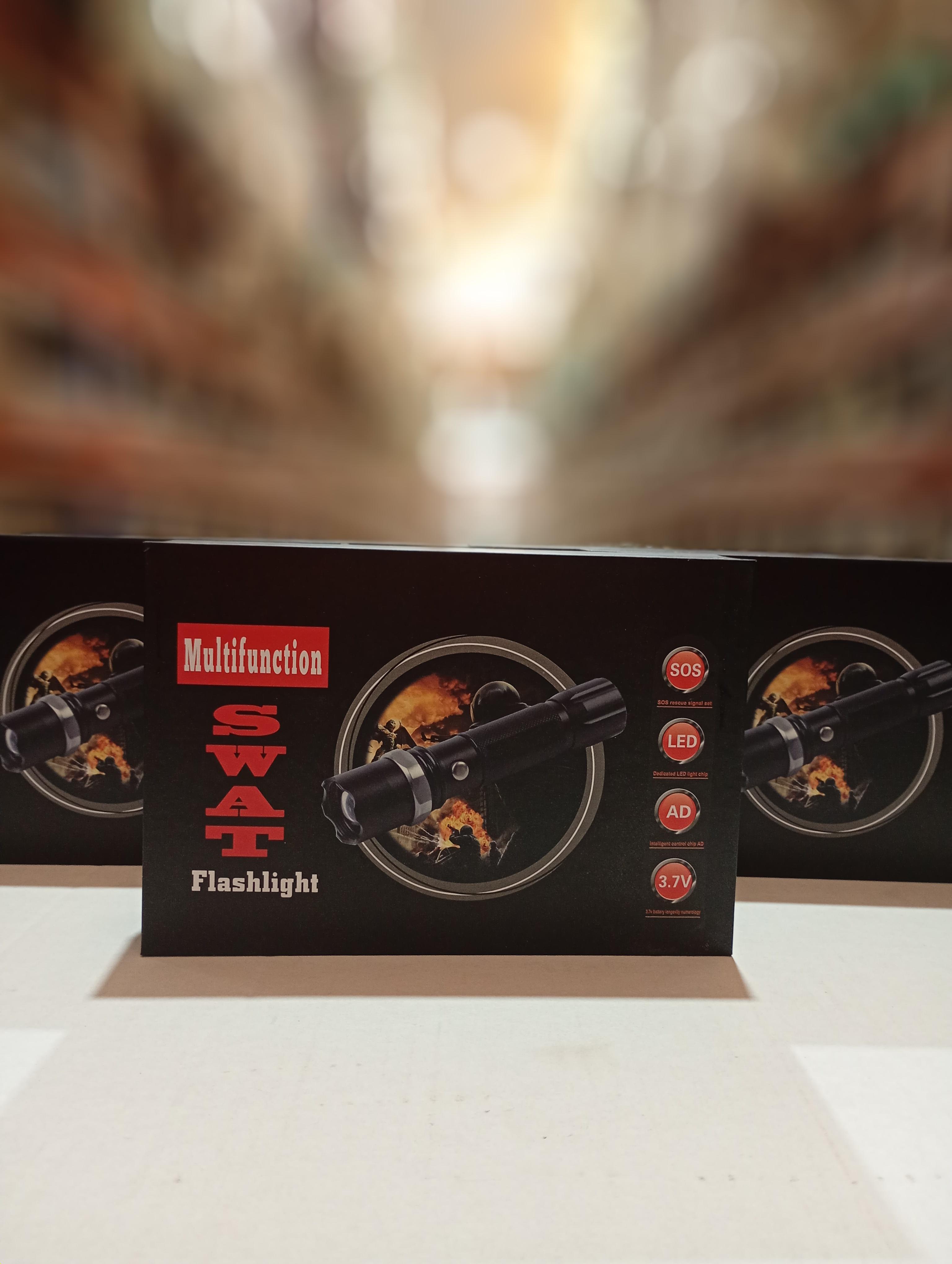 Linterna LED recargable de alta potencia